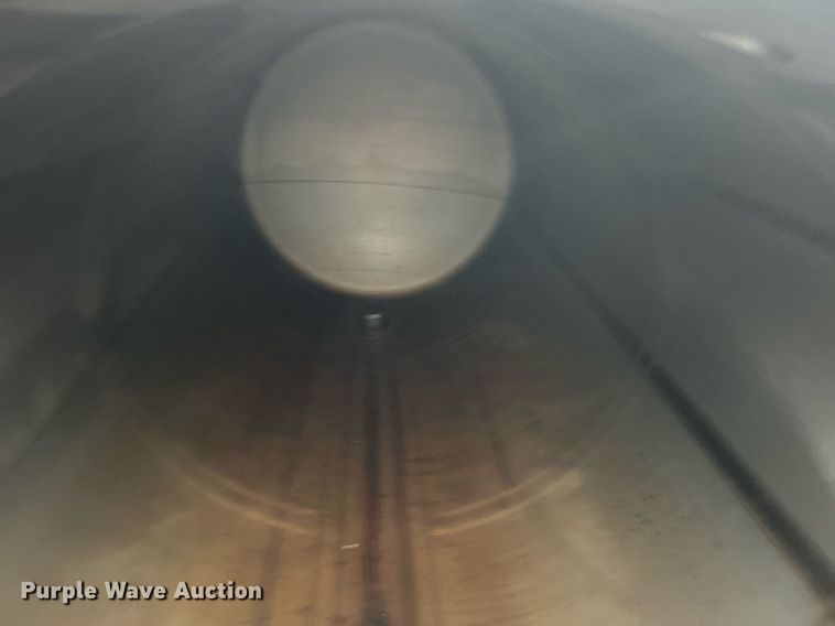 image for item EG1040 2015 Bulk Tank International tank trailer