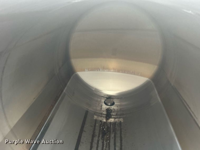 image for item EG1040 2015 Bulk Tank International tank trailer