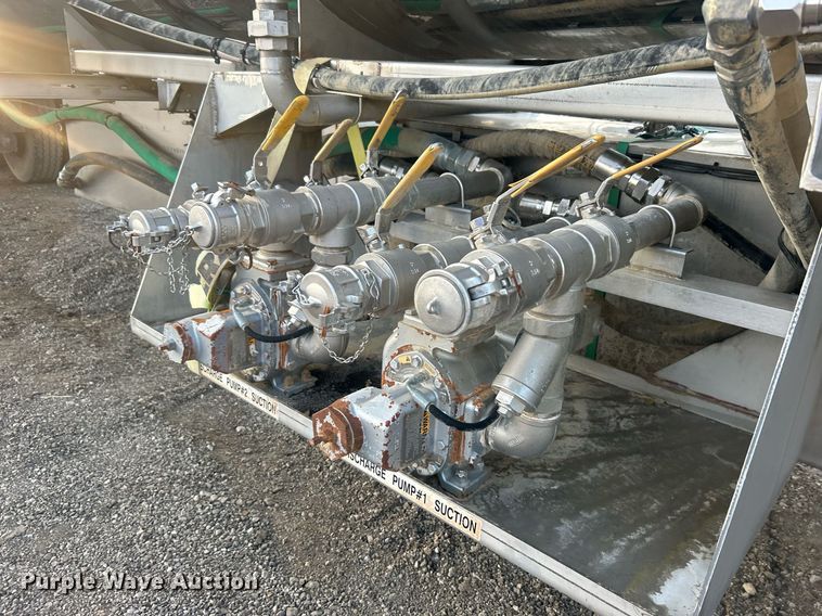 image for item EG1040 2015 Bulk Tank International tank trailer