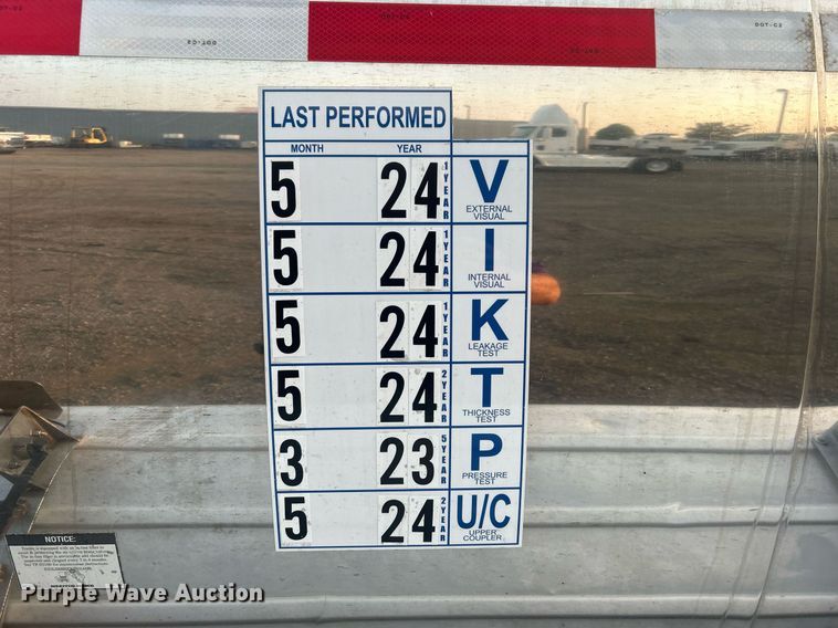 image for item EG1040 2015 Bulk Tank International tank trailer