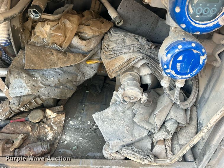 image for item EG1040 2015 Bulk Tank International tank trailer