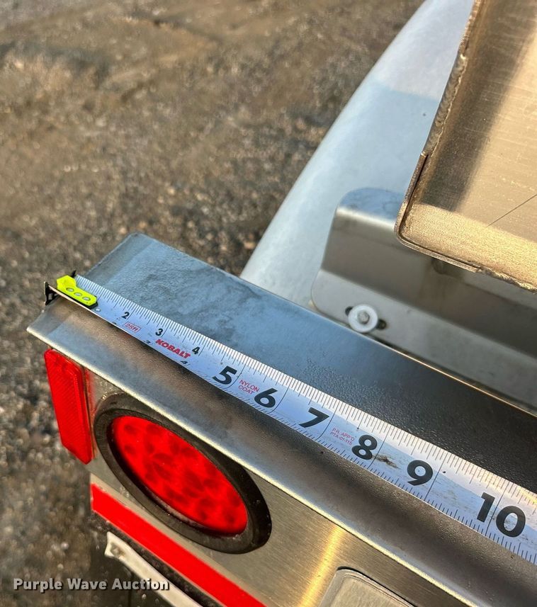 image for item EG1040 2015 Bulk Tank International tank trailer