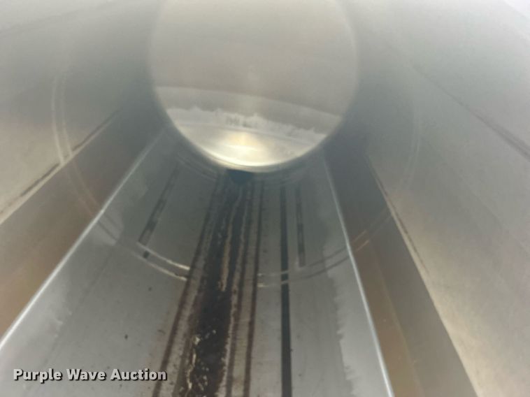 image for item EG1040 2015 Bulk Tank International tank trailer