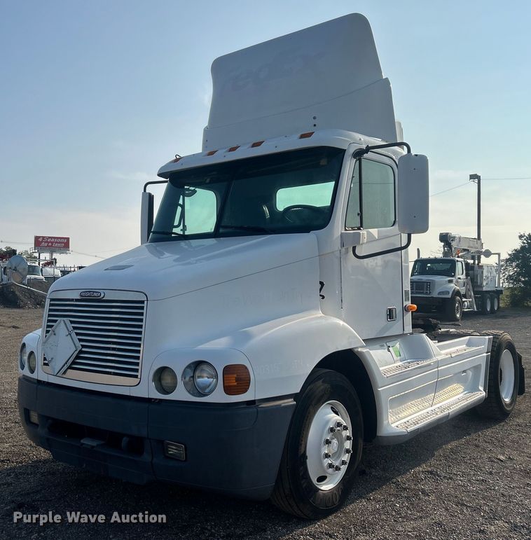 image for item EG1045 2002 Freightliner  Century Class semi truck