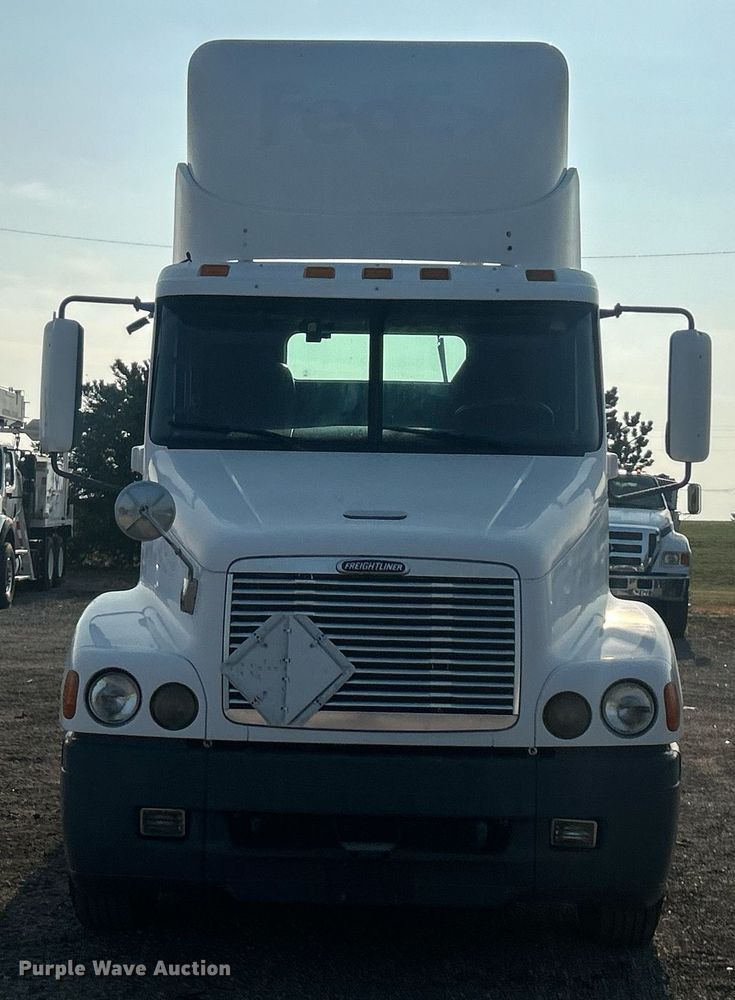 image for item EG1045 2002 Freightliner  Century Class semi truck