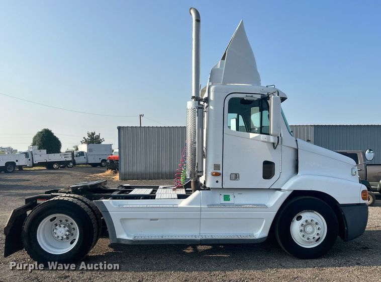 image for item EG1045 2002 Freightliner  Century Class semi truck