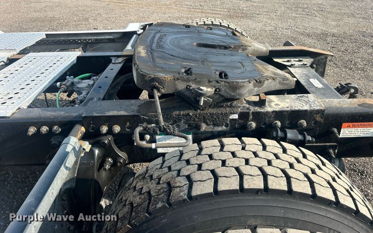 image for item EG1045 2002 Freightliner  Century Class semi truck