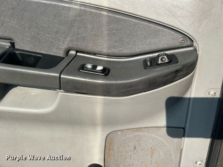 image for item EG1045 2002 Freightliner  Century Class semi truck