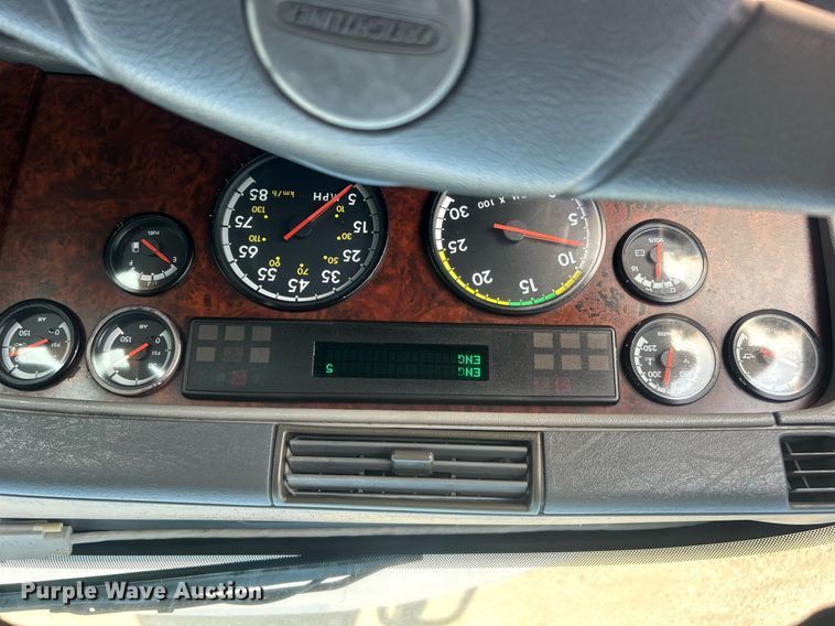 image for item EG1045 2002 Freightliner  Century Class semi truck