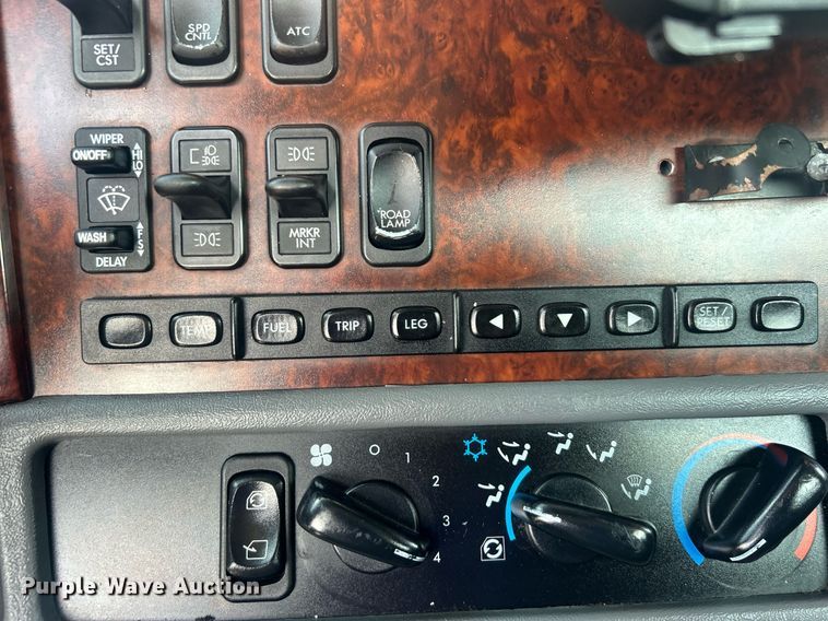 image for item EG1045 2002 Freightliner  Century Class semi truck