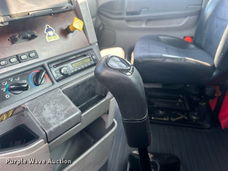 image for item EG1045 2002 Freightliner  Century Class semi truck