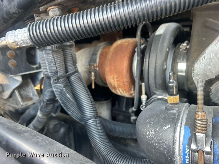 image for item EG1045 2002 Freightliner  Century Class semi truck