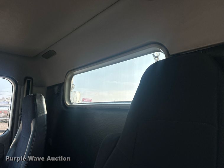 image for item EG1045 2002 Freightliner  Century Class semi truck