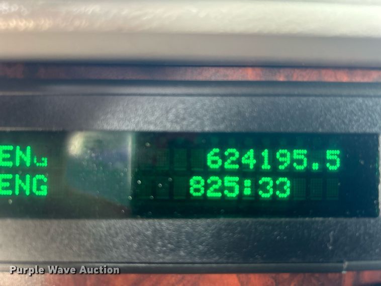 image for item EG1045 2002 Freightliner  Century Class semi truck