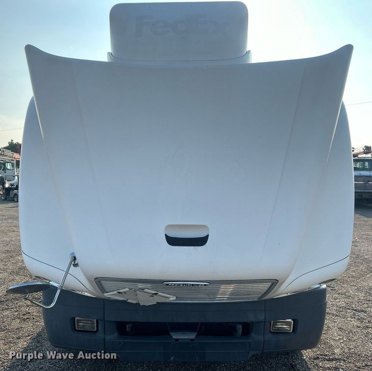 image for item EG1045 2002 Freightliner  Century Class semi truck