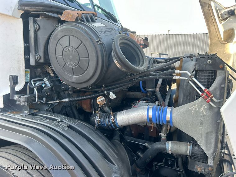 image for item EG1045 2002 Freightliner  Century Class semi truck