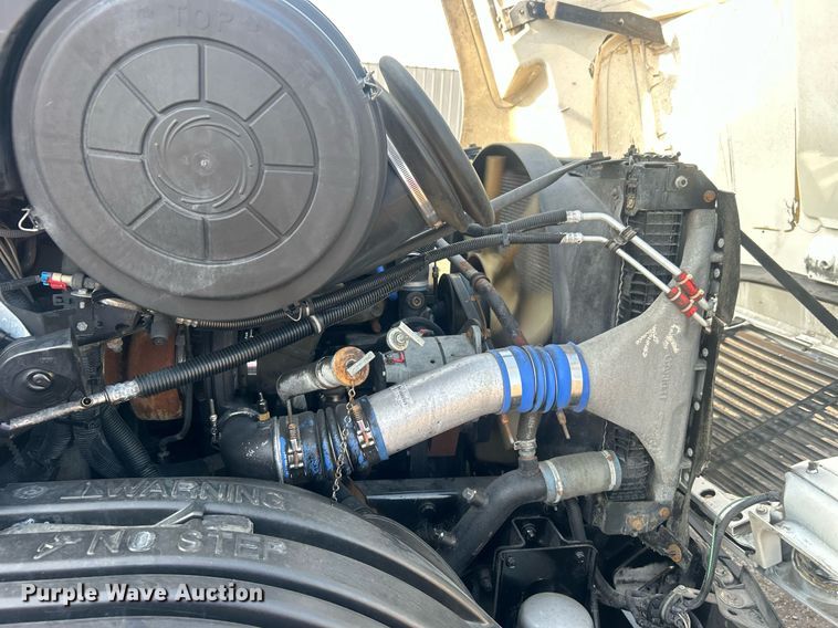 image for item EG1045 2002 Freightliner  Century Class semi truck