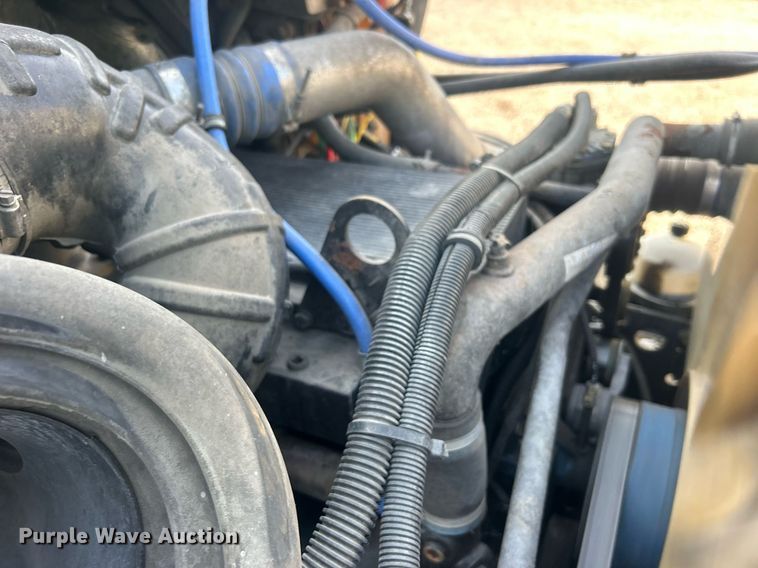 image for item EG1045 2002 Freightliner  Century Class semi truck