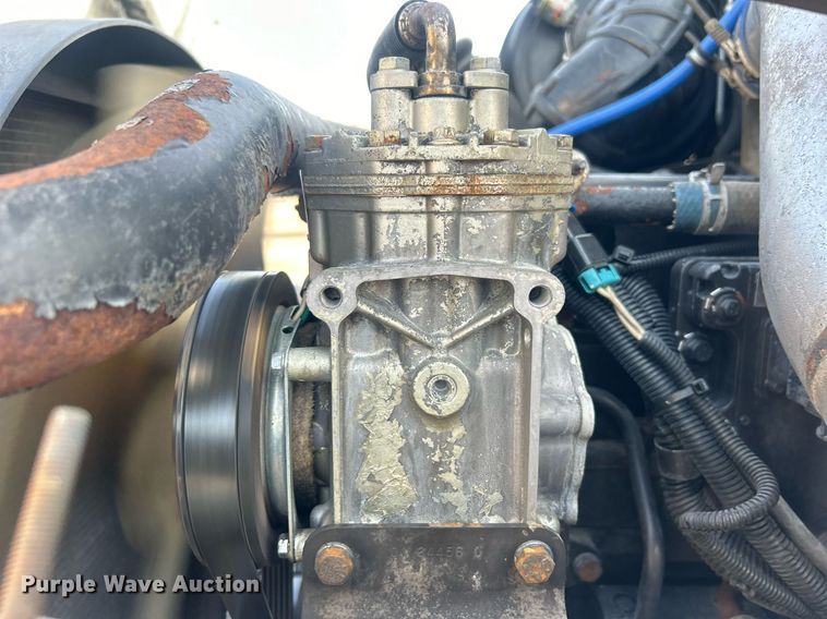 image for item EG1045 2002 Freightliner  Century Class semi truck