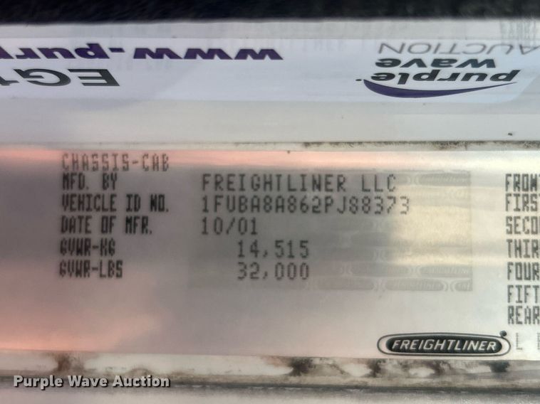 image for item EG1045 2002 Freightliner  Century Class semi truck