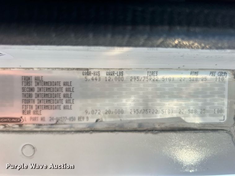 image for item EG1045 2002 Freightliner  Century Class semi truck