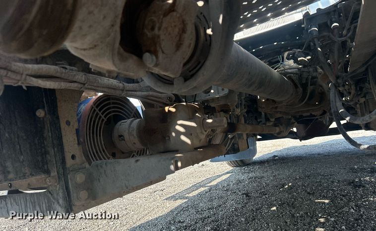 image for item EG1049 2015 Mack CHU613 semi truck