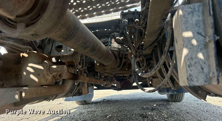 image for item EG1049 2015 Mack CHU613 semi truck