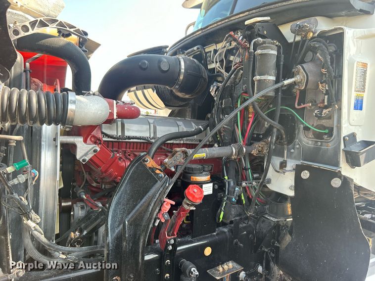 image for item EG1049 2015 Mack CHU613 semi truck