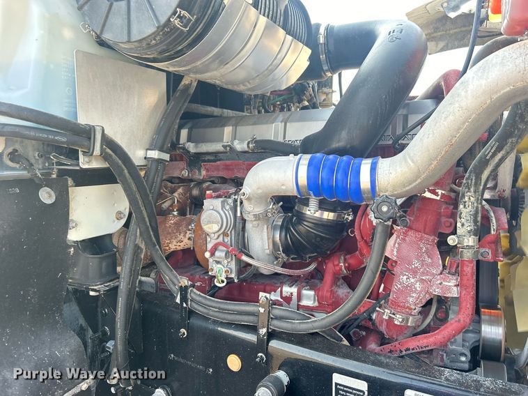 image for item EG1049 2015 Mack CHU613 semi truck