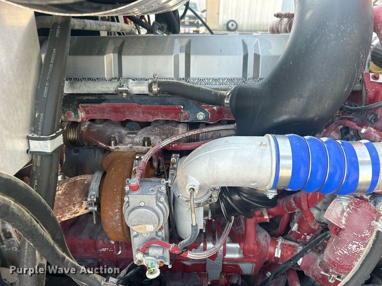 image for item EG1049 2015 Mack CHU613 semi truck