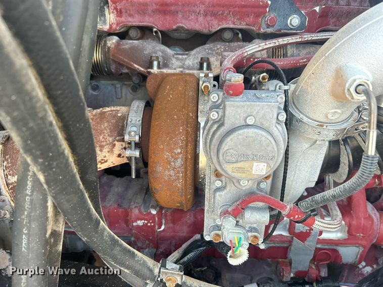 image for item EG1049 2015 Mack CHU613 semi truck