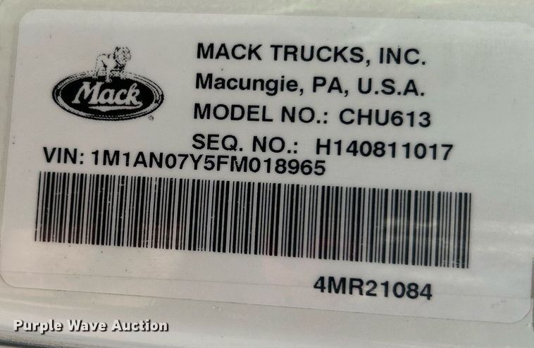 image for item EG1049 2015 Mack CHU613 semi truck