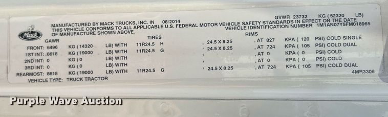 image for item EG1049 2015 Mack CHU613 semi truck