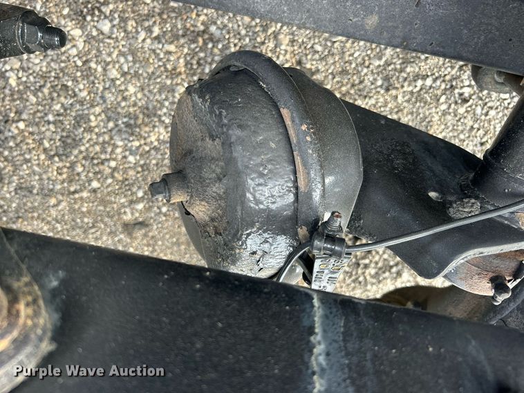 image for item EG1061 2006 International  9400i semi truck