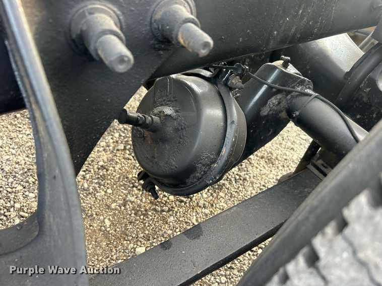 image for item EG1061 2006 International  9400i semi truck