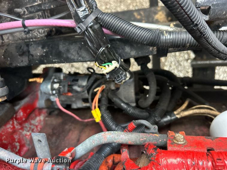 image for item EG1061 2006 International  9400i semi truck