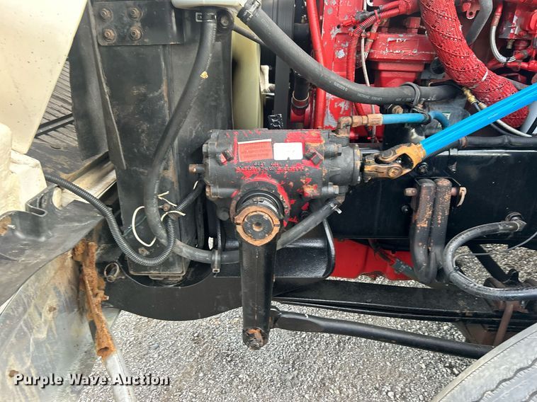 image for item EG1061 2006 International  9400i semi truck