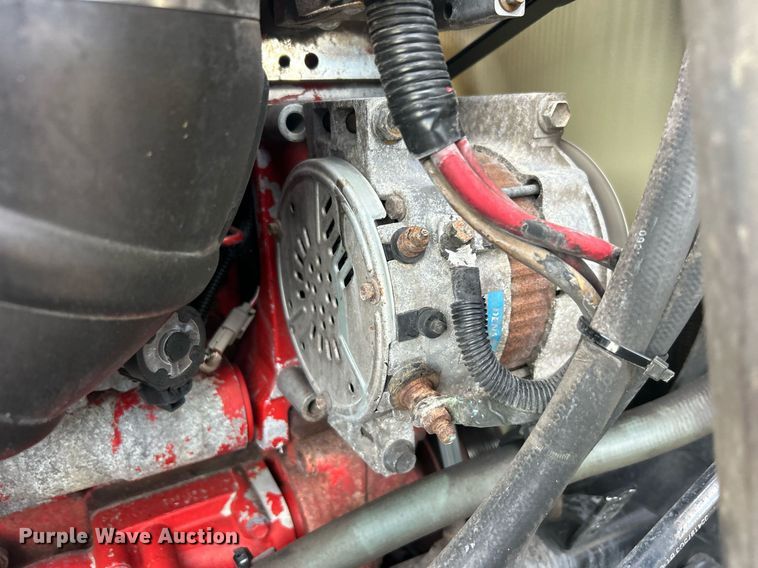 image for item EG1061 2006 International  9400i semi truck