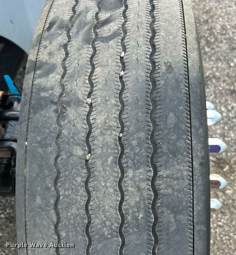 image for item EG1061 2006 International  9400i semi truck