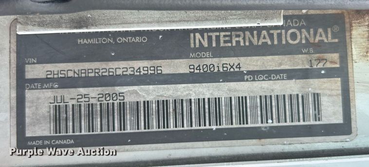 image for item EG1061 2006 International  9400i semi truck
