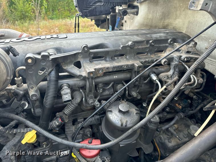 image for item EH4058 2015 Peterbilt 567 semi truck