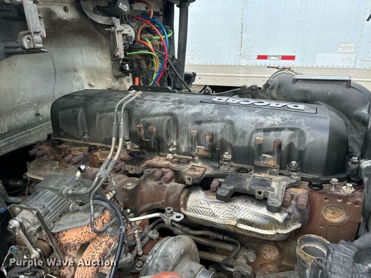 image for item EH4058 2015 Peterbilt 567 semi truck