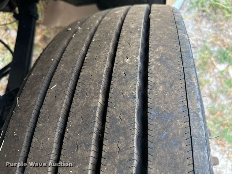 image for item EH4058 2015 Peterbilt 567 semi truck