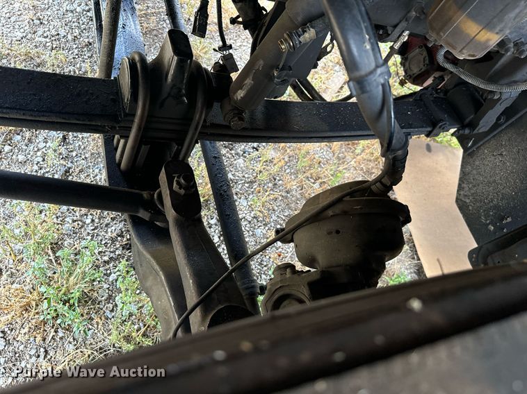 image for item EH4058 2015 Peterbilt 567 semi truck