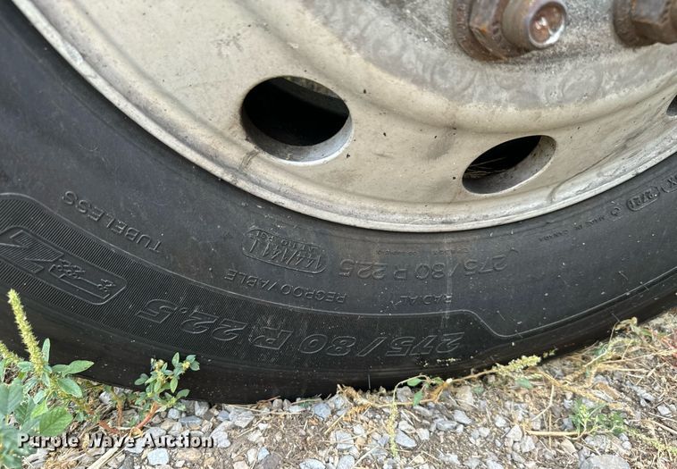 image for item EH4058 2015 Peterbilt 567 semi truck