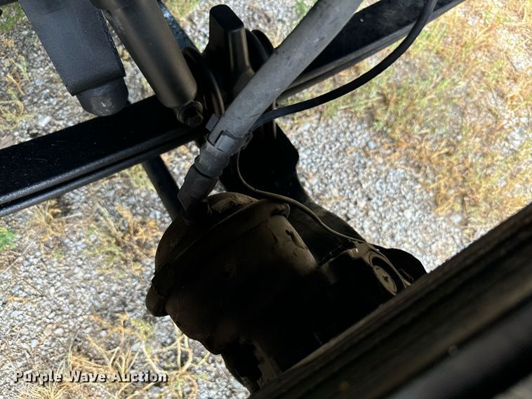 image for item EH4058 2015 Peterbilt 567 semi truck