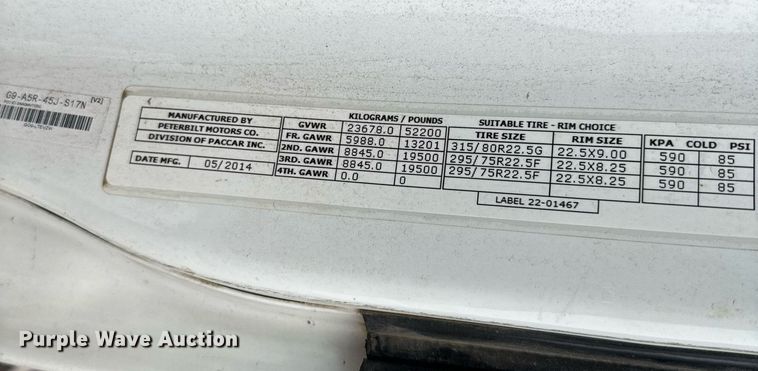 image for item EH4058 2015 Peterbilt 567 semi truck