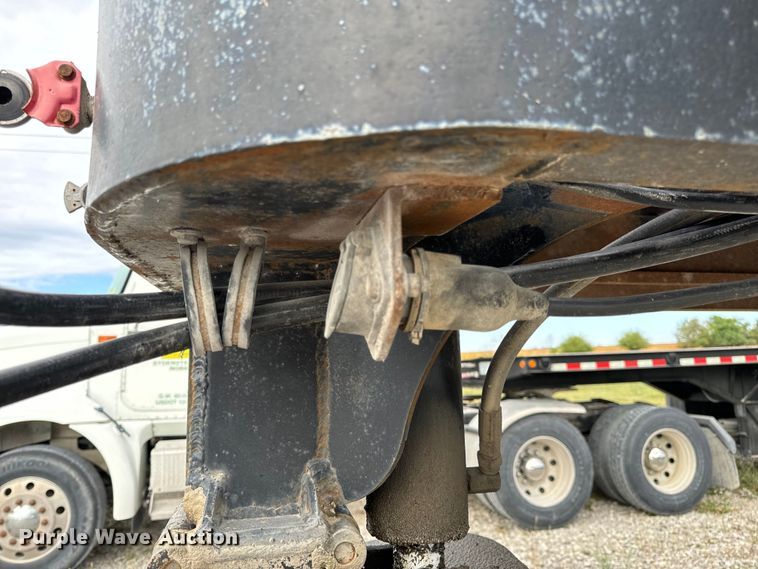 image for item EH7033 1978 Landoll tilt deck equipment trailer