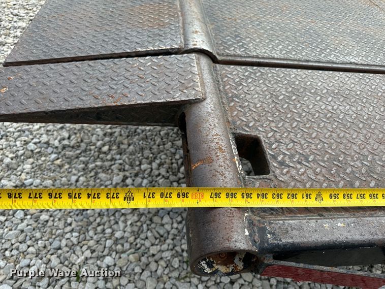 image for item EH7033 1978 Landoll tilt deck equipment trailer