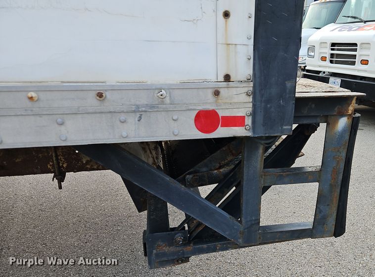 image for item EI8392 2007 International  4300 SBA  box truck